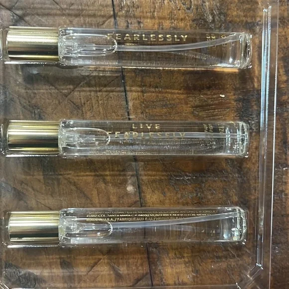 Mary Kay Womens fragrance set limited edition - Picture 2 of 3